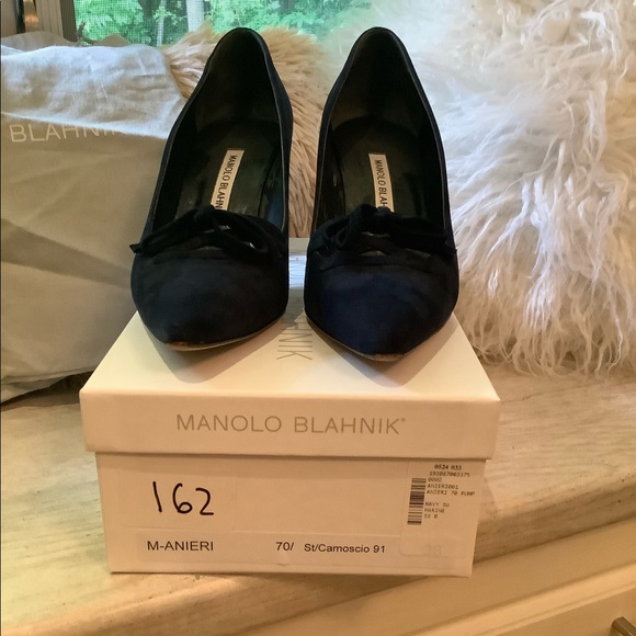 Manolo Navy Suede Shoes, Box & Dust Bags, Sz 38 - Picture 8 of 8